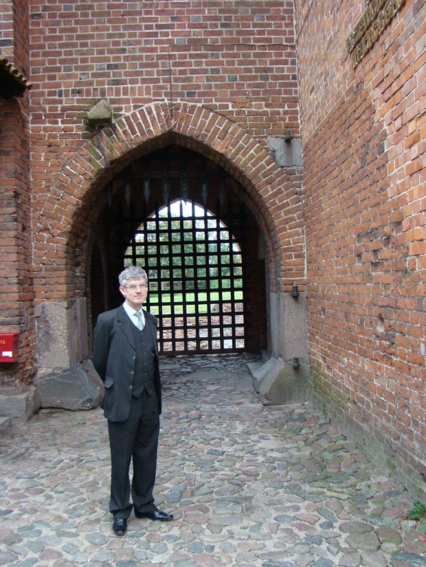 Przy zamku pokrzyżackim, w byłej stolicy państwa krzyżackiego Marienburgu ( Malborku )