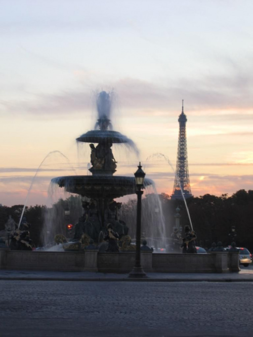 Plac Concorde - Paryż - wrzesień 2005 #Paris #Paryż #WieżaEiffla #Wersal #Luwr #SaintMalo #Chambord #Ambois #Chartres #Tours #PolaElizejskie #LeonadroDaVinci
