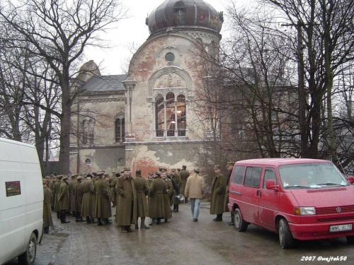 Grekokatolicka cerkiew jest w filmie miejscem uwięzienia polskich żołnierzy #film #cerkiew #Wajda