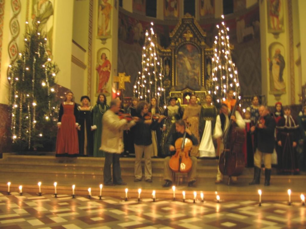 Koncert kolęd i pastorałek Capella Nicopolensis oraz Wałasi i Lasoniowie