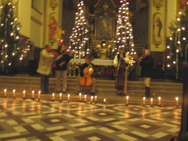 Koncert kolęd i pastorałek Capella Nicopolensis oraz Wałasi i Lasoniowie