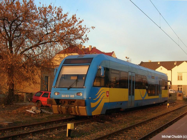 (09.01.07) Lubelski Szynobus SA103-005 odpoczywa na Żeberku na Lubelskiej Stacji.