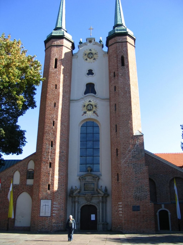 Katedra Oliwska i Emilka :) #Gdańsk #Oliwa #ParkOliwski #KatedraOliwska