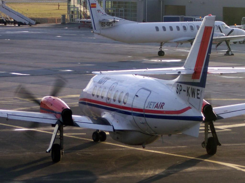 Czas się zwijać na Okęcie #Jetstream #JetAir #LOT #PłytaPostojowa #EPLL #LCJ #Lublinek