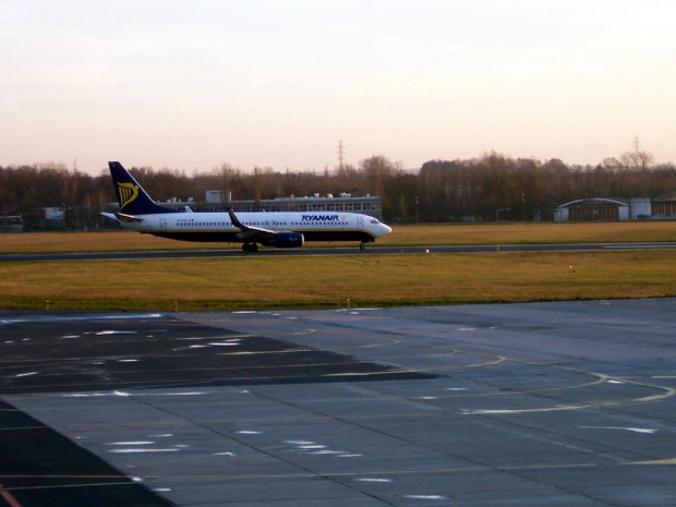 EL-CSG odlatuje na lotnisko London Stansted. #EPLL #LCJ #Lublinek #Ryanair #Boeing #samolot #start