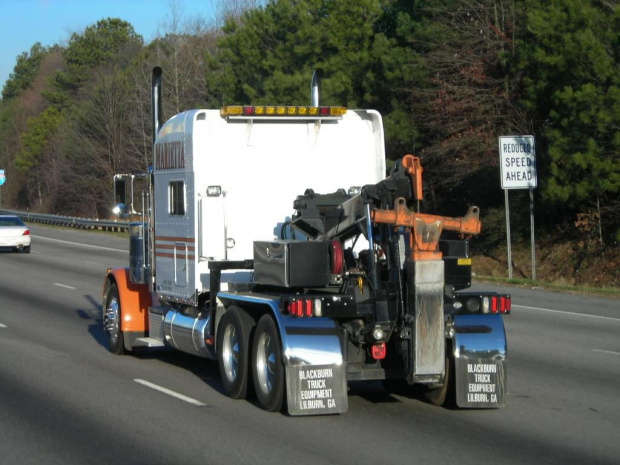 Pete 379 Tow Truck