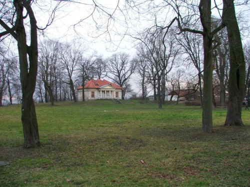 Domek "Żółty" #Puławy #park