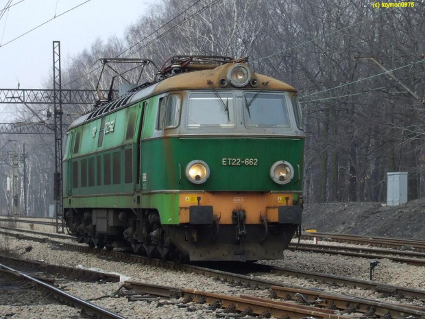 ET22-662 luzem jedzie na ZMK
10-02-2007 #kolej #PKP