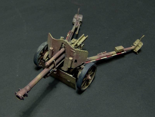 German howitzer LeFH 18/40 1/35 scale Aries Gulumik