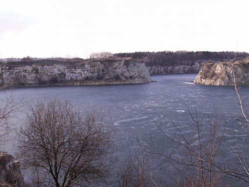 Skałki - Zakrzówek, stary kamieniołom Kraków 1.04.2006 #zakrzówek #kamieniołom #jezioro #nurkowanie