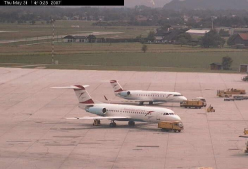 Dwa Fokker-100 Austrian Airlines. #samolot