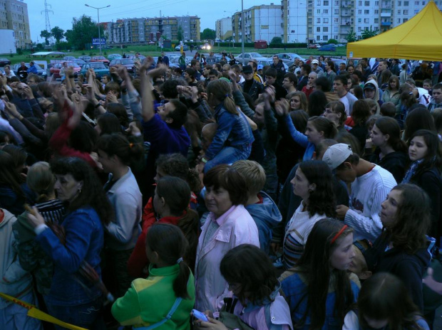 Festym na parkingu Intermarche - koncert zespołów West Ice, Propaganda i Etna