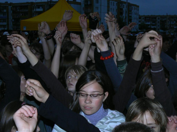 Festym na parkingu Intermarche - koncert zespołów West Ice, Propaganda i Etna