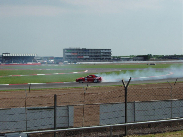 wszytskie japońskie fury i EDC eliminacjia driftingu gdzie Maciek Polody wygrał silverstone 2007
i filmiki http://youtube.com/profile_videos?user=grbrandys #SilverstoneEdcTunning