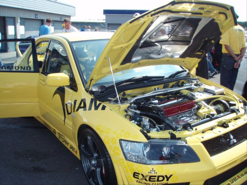 wszytskie japońskie fury i EDC eliminacjia driftingu gdzie Maciek Polody wygrał silverstone 2007
i filmiki http://youtube.com/profile_videos?user=grbrandys #SilverstoneEdcTunning