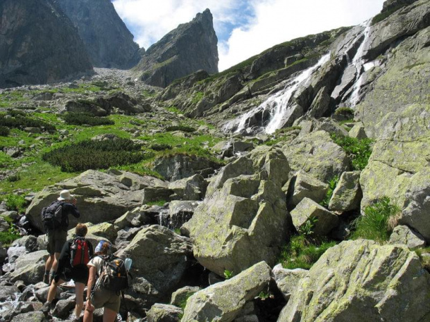 Podejście pod Chatę Terygo z Żółtą Ścianą w tle #góry #tatry