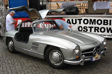 Zdjęcia ze Zjazdu Klasycznych i Zabytkowych Mercedesów - Leszno, 09.06.2007 #Mercedes #Benz #klasyk #samochód #auto #automobil #klub #rynek #Leszno