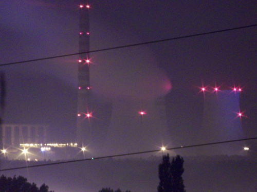 Elektrownia Jaworzno III.
Kominy chłodnicze w zimny wieczór - zbliżenie 1. #nocne #kominy #elektrownia #jaworzno #krajobraz