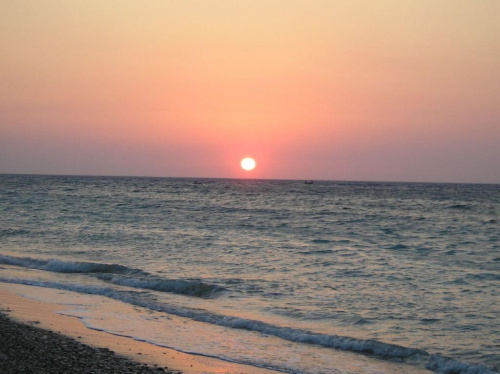 Slonko coraz nizej:) #fale #morze #plaża #Niebo #Rodos #ZachódSłońca #Kremasti
