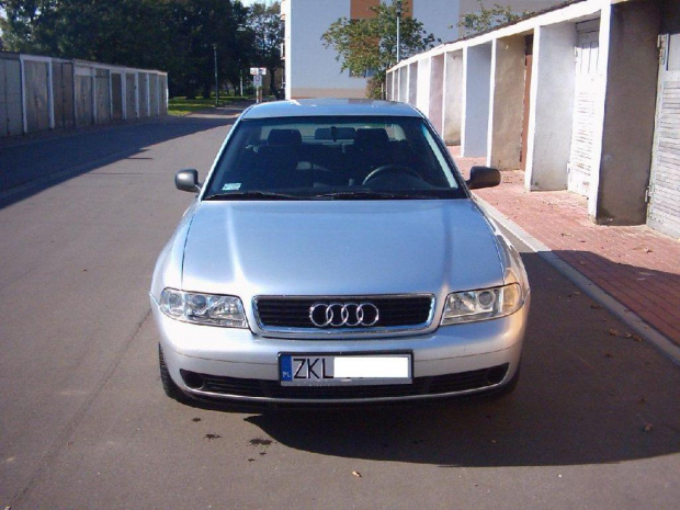 Moje Audi A4 :)