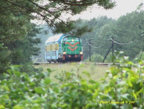 Ostbahn gdzieś miedzy Piła a Skórką - 21.08.2007 - SM42-087 z pociągiem 85730 Piła Głowna - Chojnice. Ciekawe, że w rozkładzie jest szynobus. #kolej #PKP #lato #PiłaGłówna